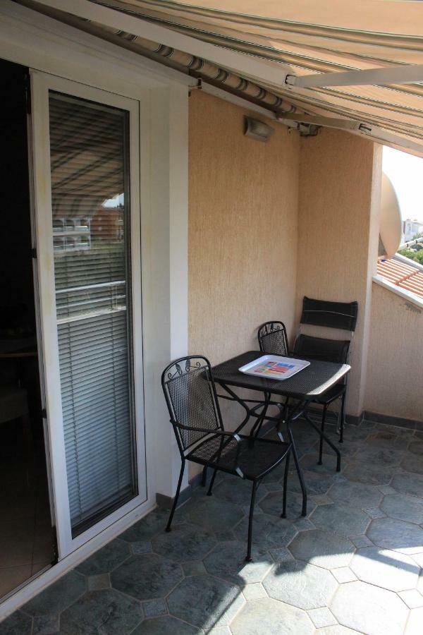 Apartmani Olives Nin Εξωτερικό φωτογραφία