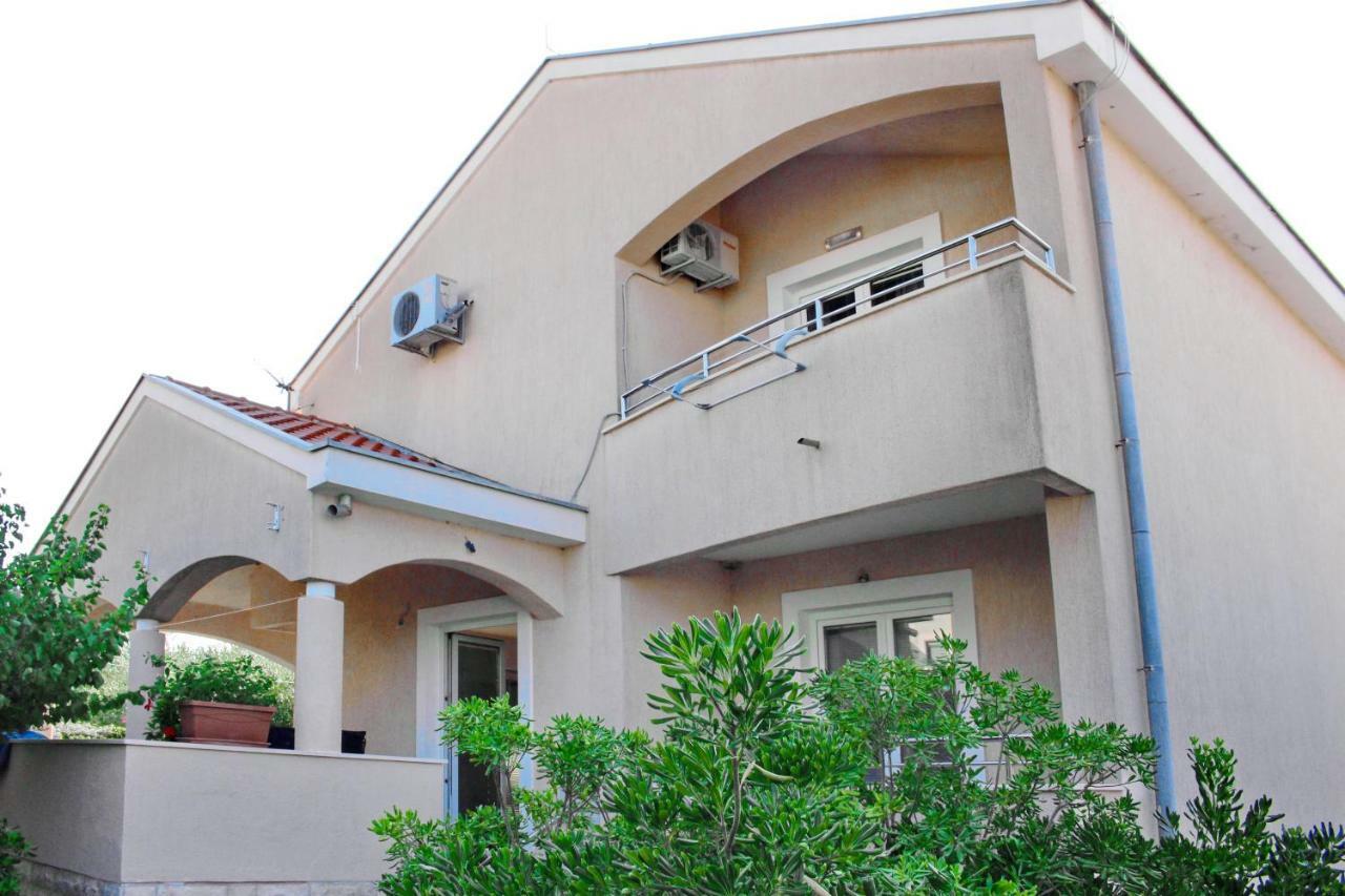 Apartmani Olives Nin Εξωτερικό φωτογραφία